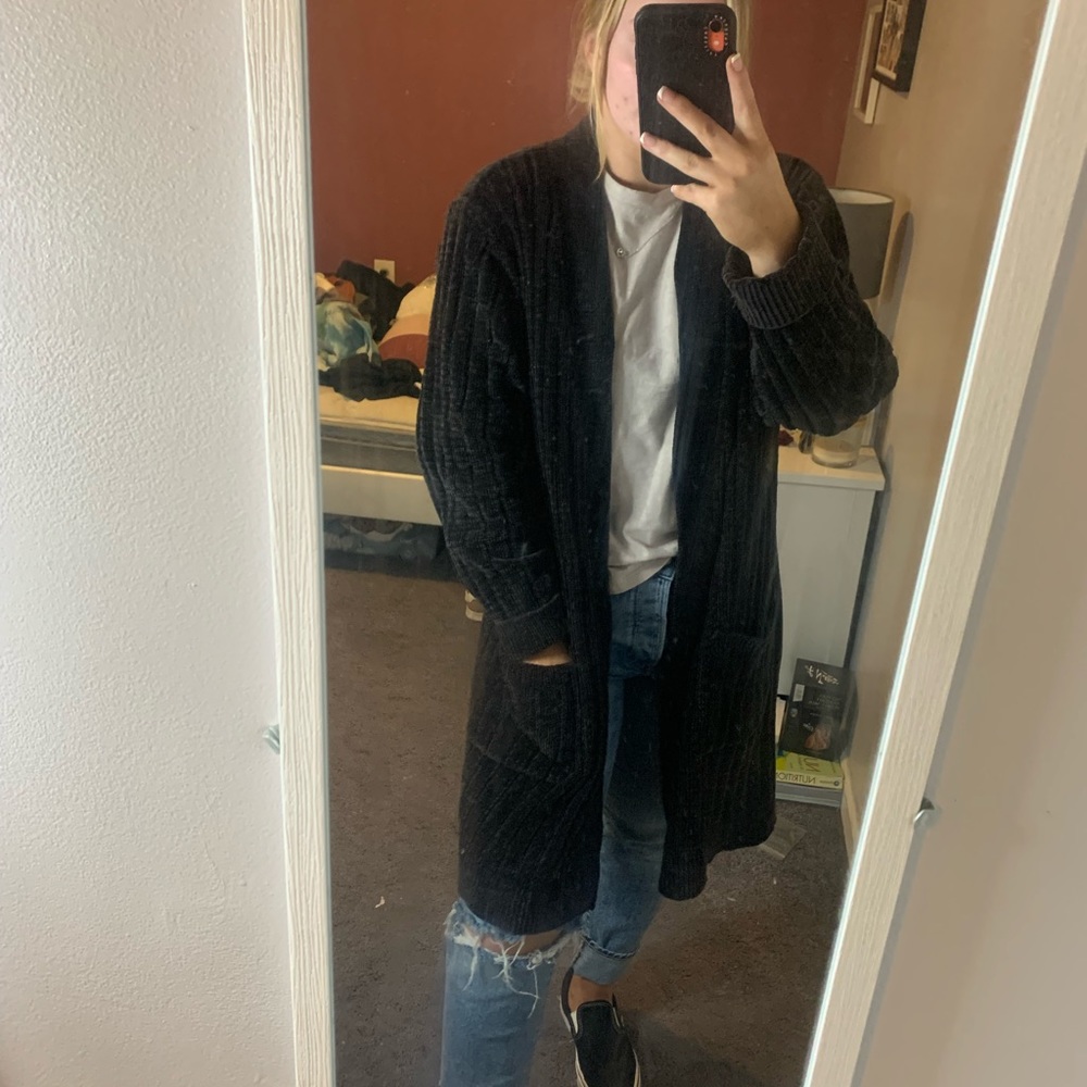 Long black Chantelle cardigan